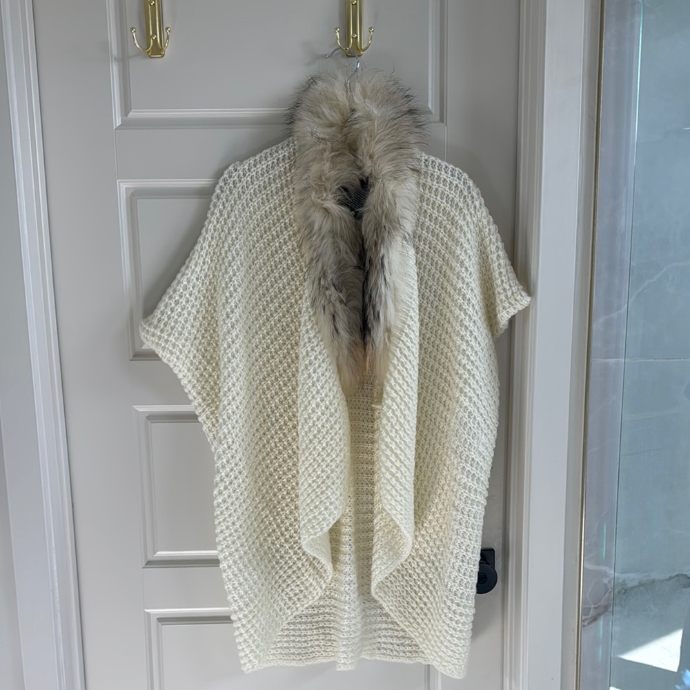 Elegant Cream Sweater with Raccoon Fur Collar